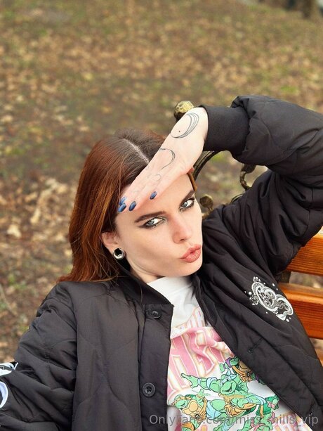 Miss Mills Vip nackt xxx bild