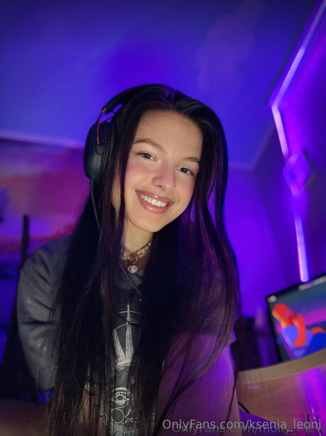 Ksenia Leoni schöne perfekte bild