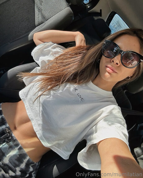 Mumilatian schauspielerin schöne archiv