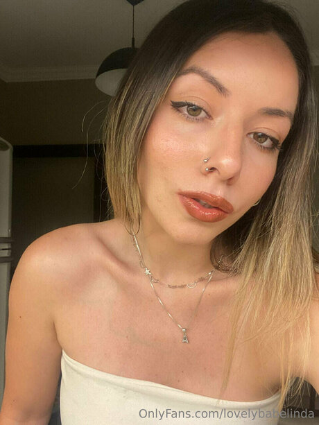 Lovelybabelinda hübsche nackten archiv