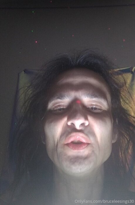 Bruceleesings30 nackt erotische foto