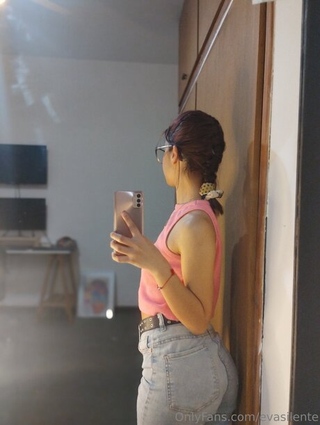 Evasilente model nackt fotos