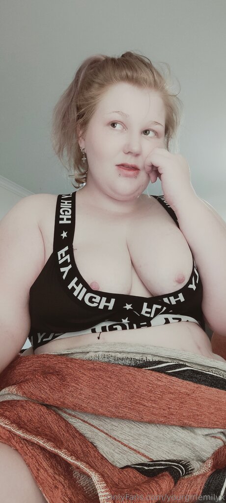 Yourgirlemilyx sexy nackt archiv