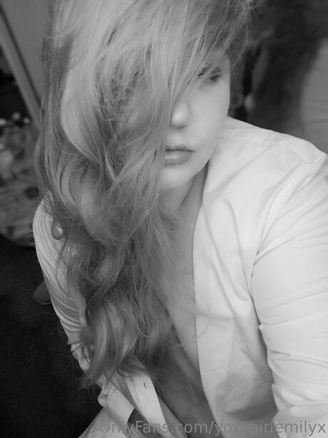 Yourgirlemilyx freie erotische foto