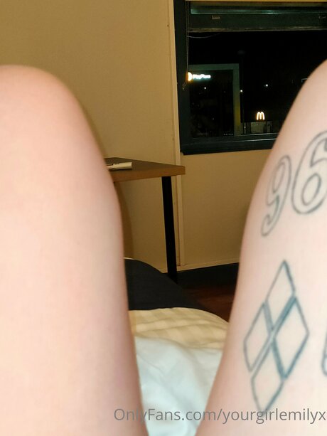 Yourgirlemilyx sexy hd fotos