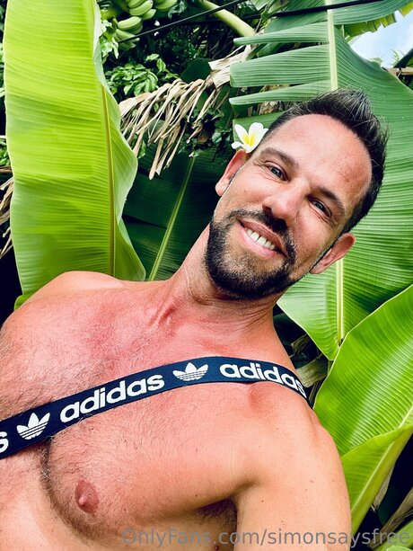 Simonsaysfree schauspielerin nackte foto