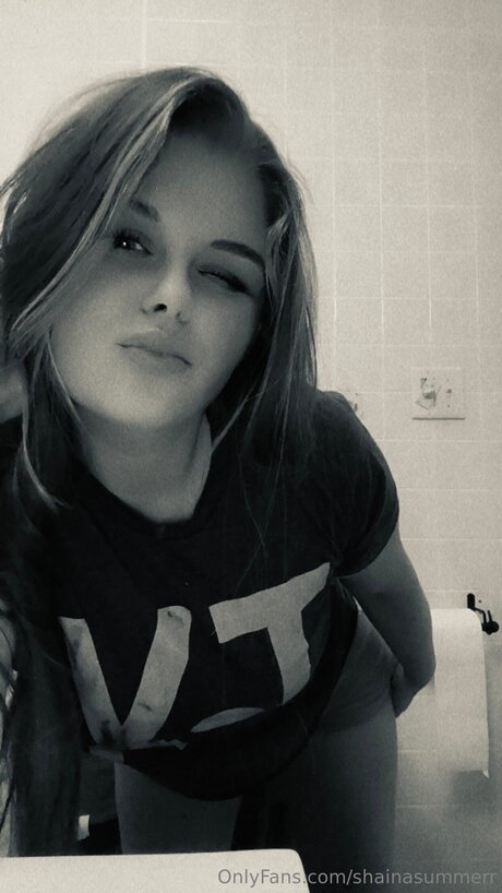 Shainasummerr pornostar nacktheit galerie