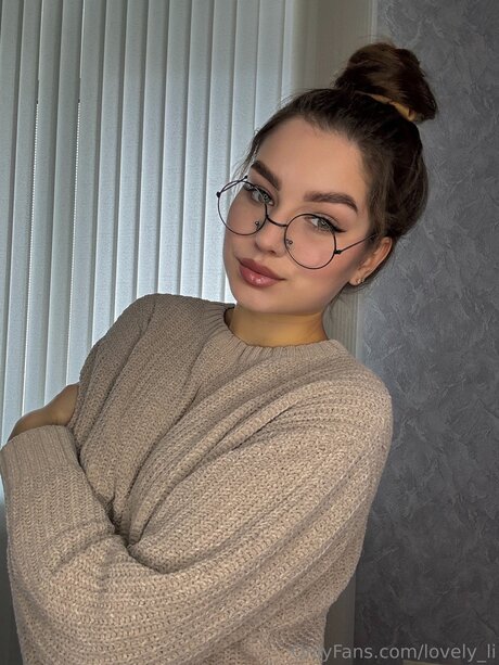 Lovely Li erwachsene nacktheit galerien