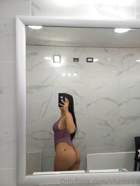 Sharoxxx perfekte erotische galerie