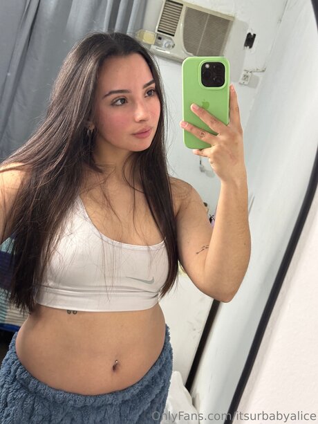 Itsurbabyalice porno bild