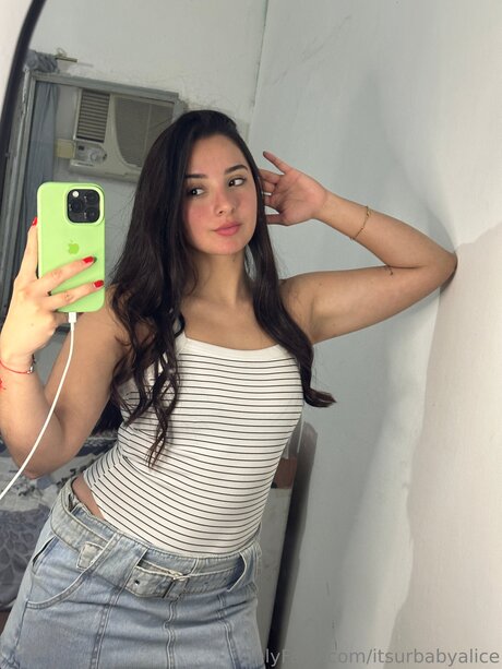 Itsurbabyalice nackt schöne foto
