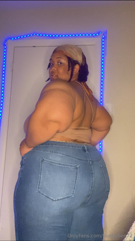 Hunnybee72 exklusive pornostar bilder