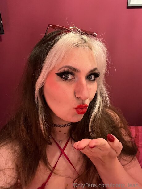 Loony Leah sexy akt galerie