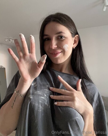 Official Larissa kunst nacktheit fotos