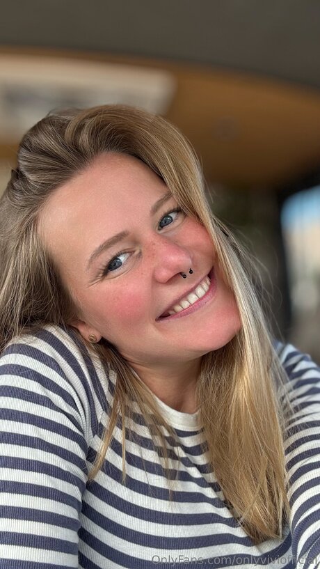 Onlyviviofficial nackte archiv