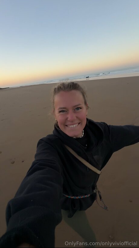 Onlyviviofficial nackt pornografische galerie