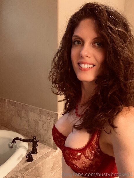 Bustybrooke01 beste pornographische fotos
