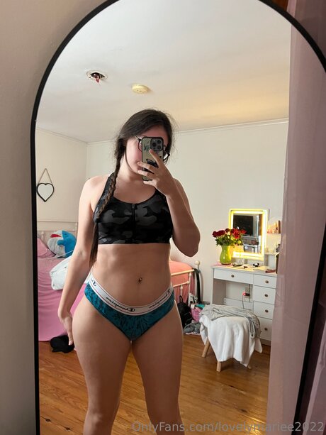 Lovelymariee2022 top erotische bild