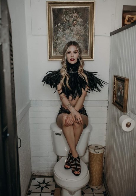 Piper CJ nackt beste bilder