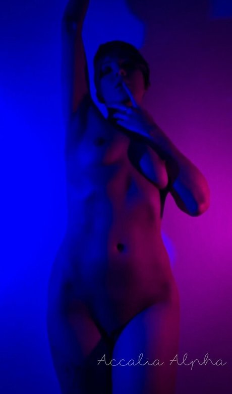 Accalia Alpha freie nette bilder