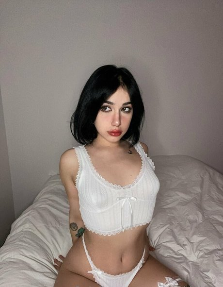 Minty Kitsune model exklusive bilder