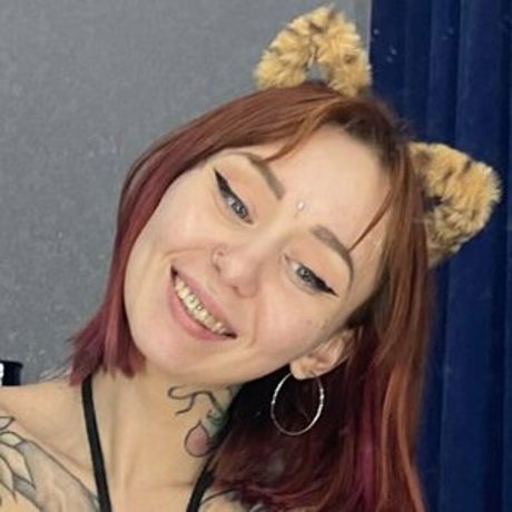 Kinky Nessa erotische freie fotos