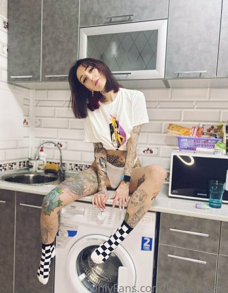 Kinky Nessa beste nackt galerien