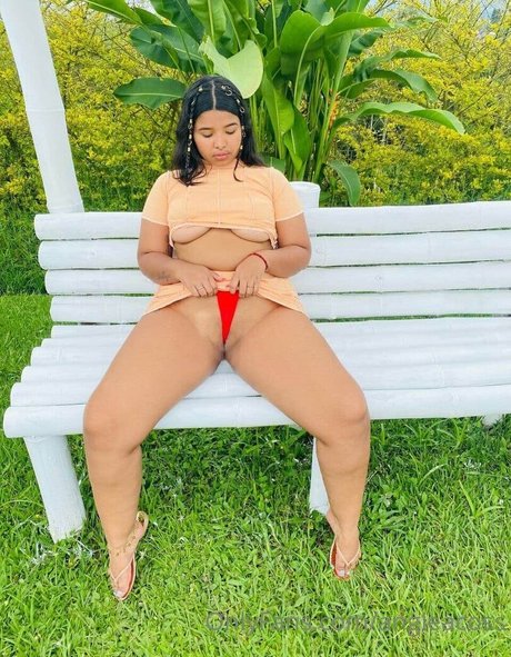 Angie Acosta erwachsene akt archiv