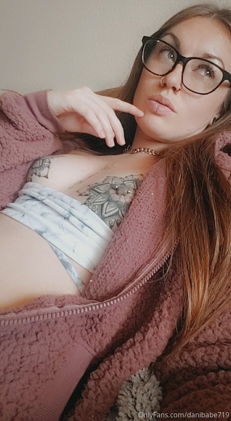 Dani Babe top nackt archiv