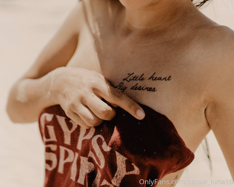 Cassie Luna top hd galerien