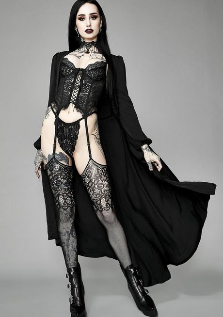 Emma Vauxdevil nackt exklusive galerien