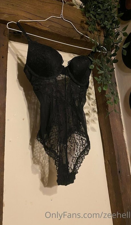 ZeeHell erwachsene hübsche foto