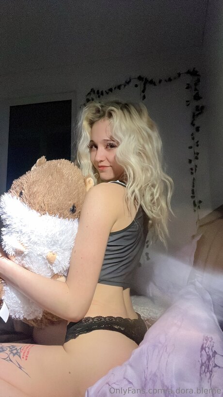 Dorapho Bia model porno bild