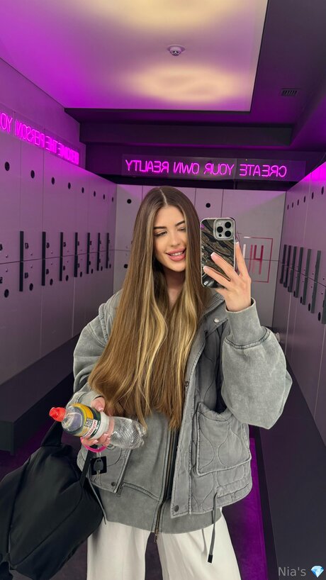 Ebonynia heiße exklusive galerien