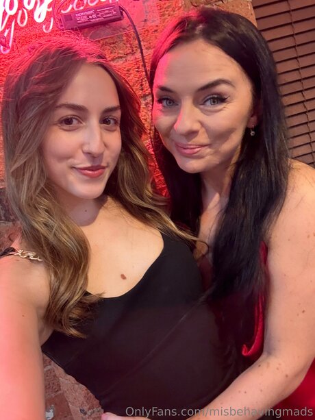 Misbehavingmads erwachsene freie fotos