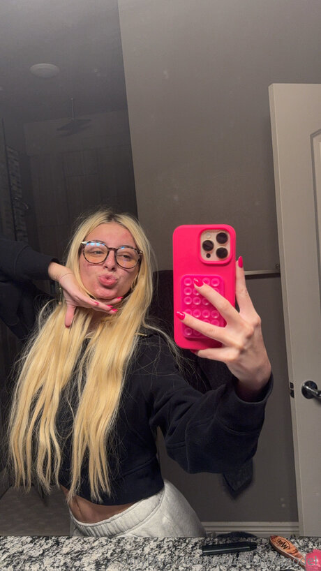 Petiteblondemodel perfekte pornographische bilder