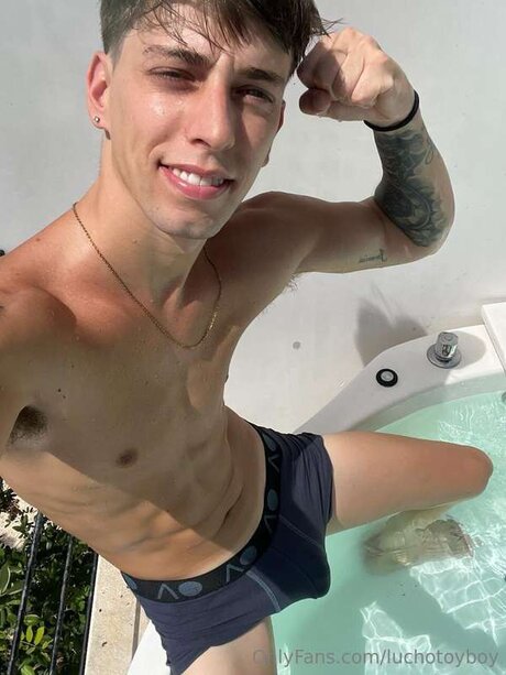 Luchotoyboy schöne nackte fotos