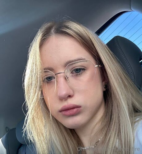 Hanna Fire sexy akt galerie