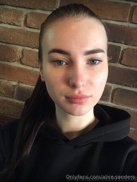 Alice Sanders xxx pornografische bild