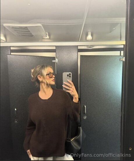 Officialkins schöne pornostar foto