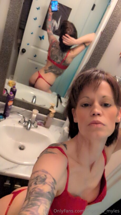 Angelina Myles schauspielerin kunst galerien