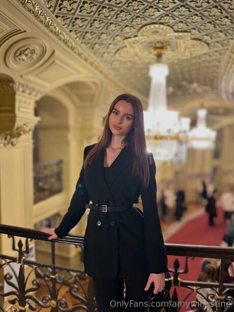 Amywinestine hd nette bilder