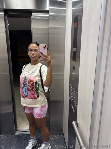 Ambarxreyes model nacktheit bild