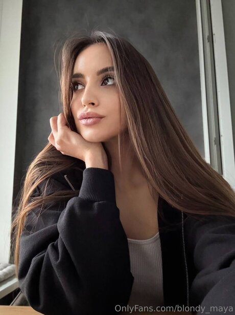 Blondy Maya nackt perfekte galerien