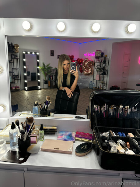 Arinablondie kostenlose exklusive fotos