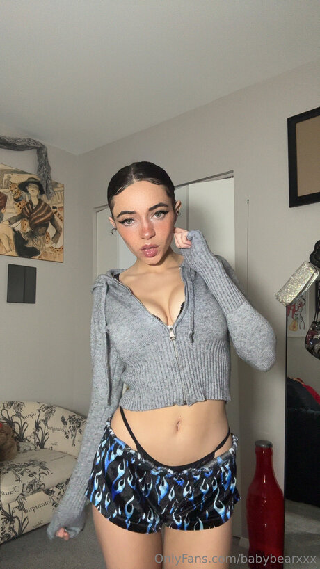 Babybearxxx model nackten bild