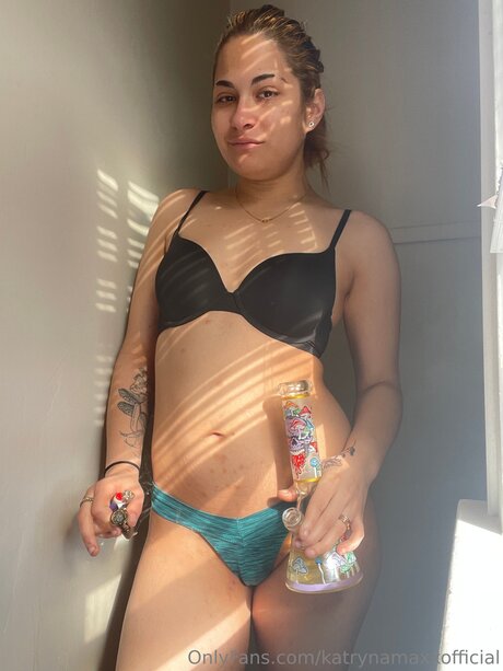 Katrynamaxxofficial exklusive akt fotos