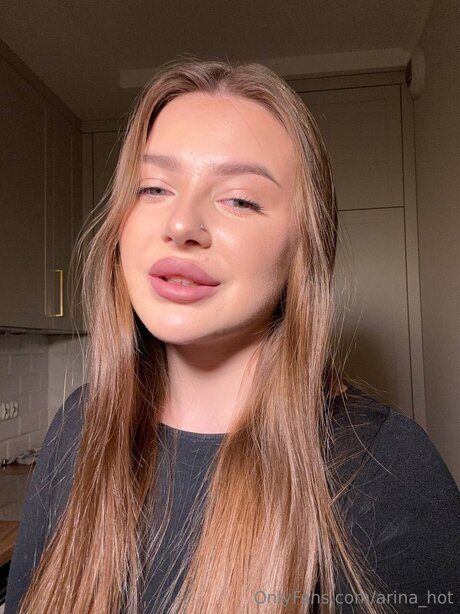 Arina Hot Bilder