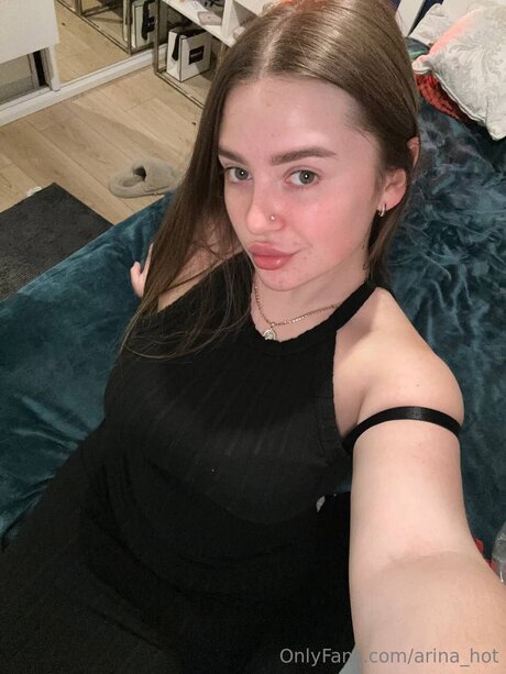 Arina Hot nette pornostar bild