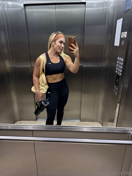 Nixnakedpersonaltrainer model top galerie